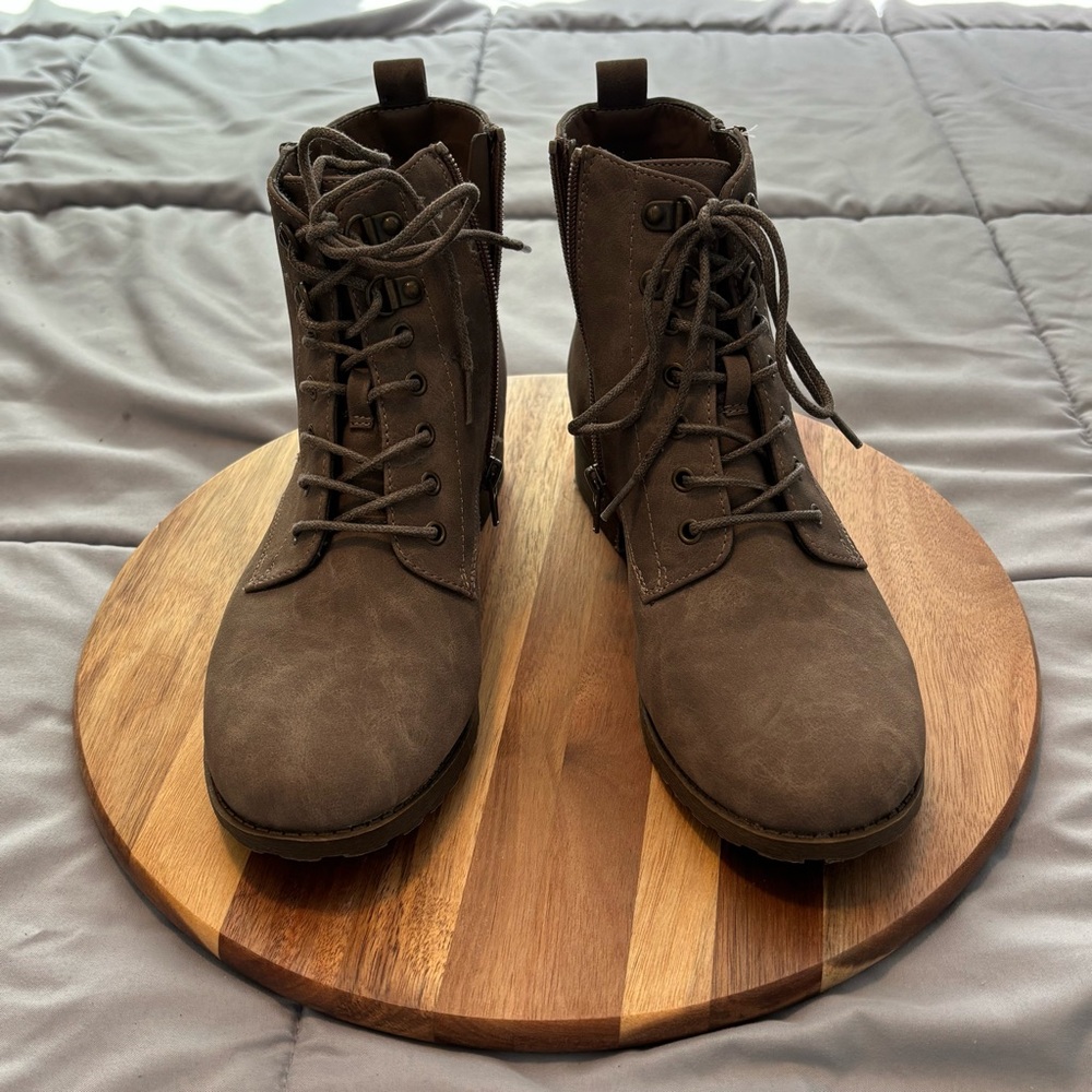 Market Spruce Adair Taupe Lace-Up Side-Zip Suede Combat Style Boots